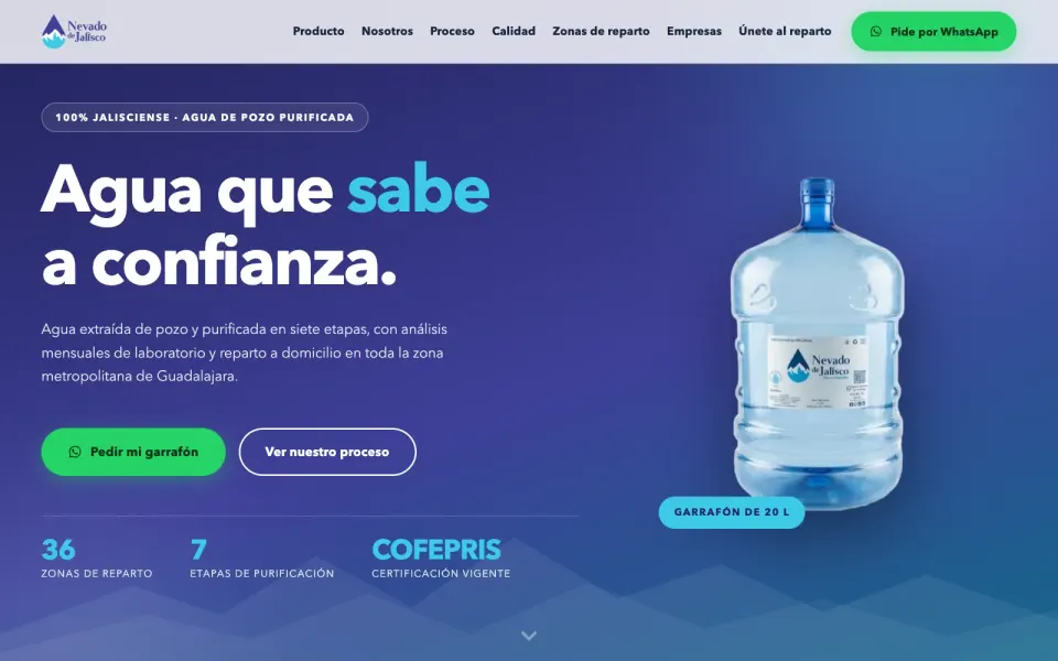 Portada del sitio de Agua Nevado de Jalisco con el garrafón y el botón para pedir por WhatsApp