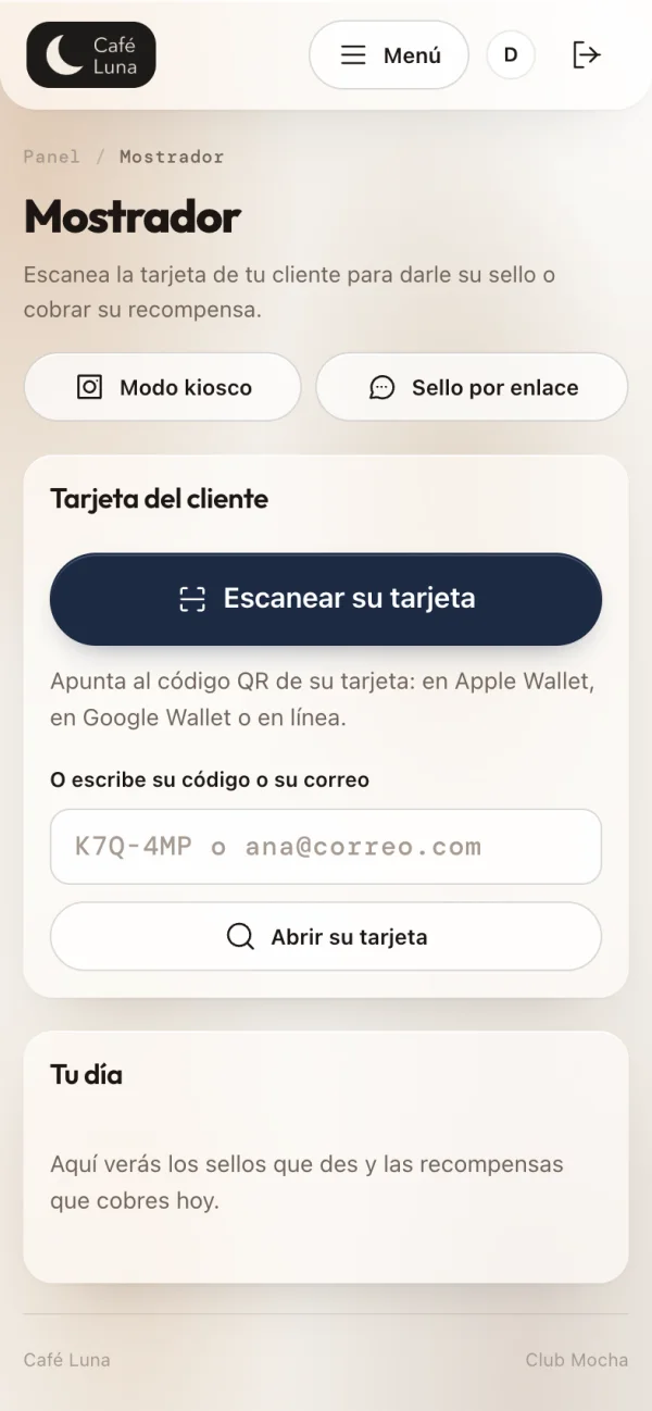 El mostrador del panel, listo para escanear la tarjeta del cliente